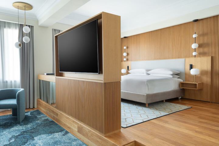 Room 27 of 124