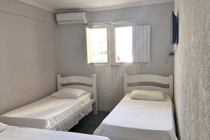 Room 11 of 28