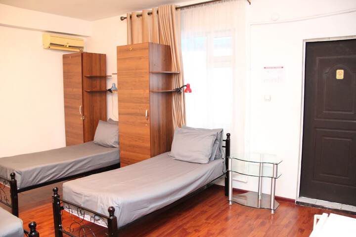 Room 3 of 32