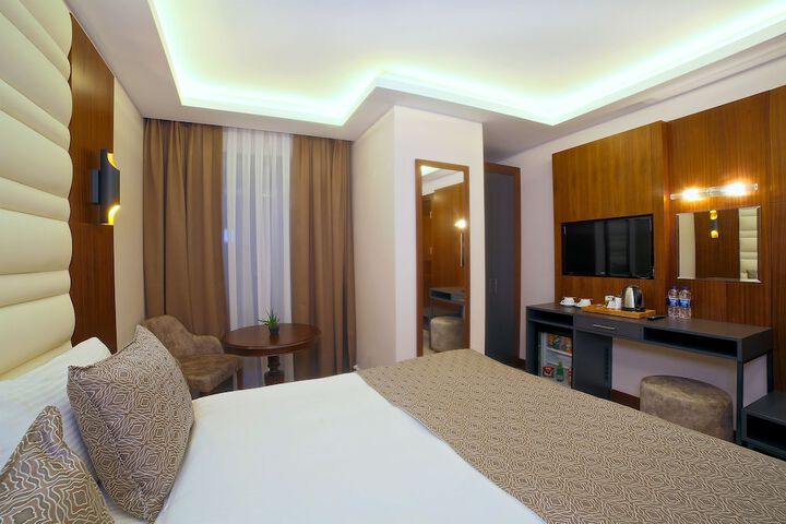 Room 33 of 73