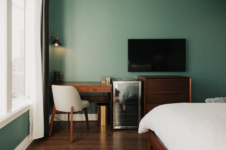 Room 16 of 37