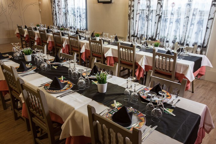 Dining 7 of 29