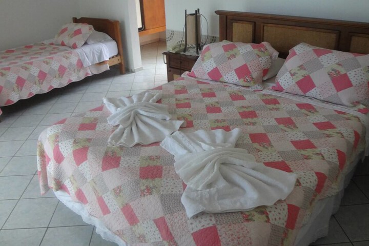 Room 10 of 48