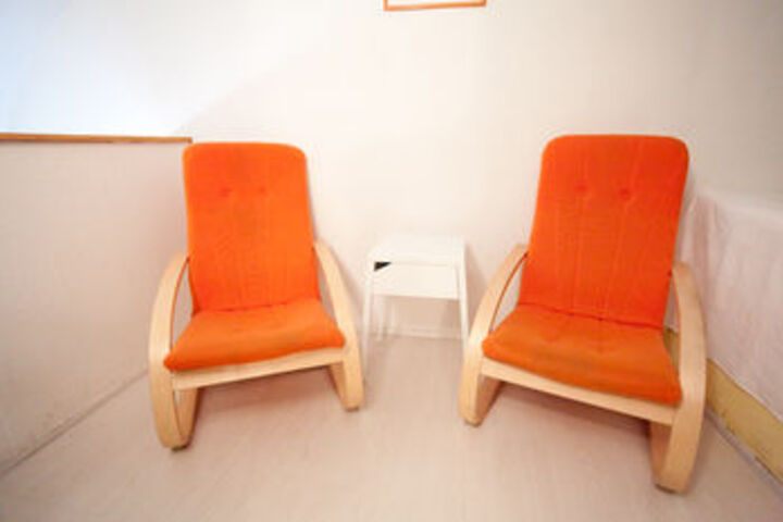 Room 9 of 18