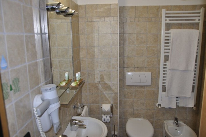 Room 14 of 46
