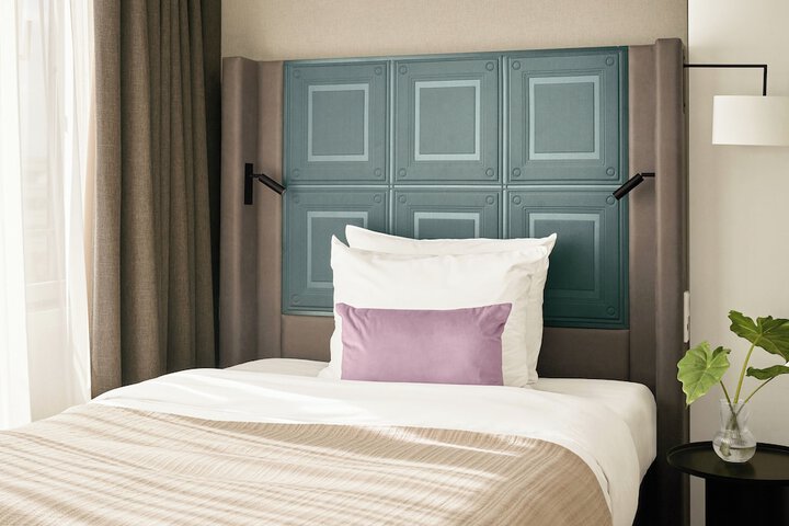 Room 18 of 43