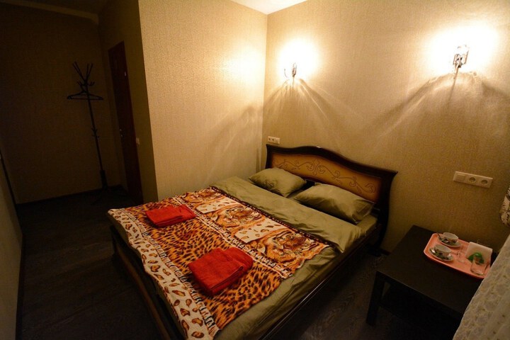 Room 6 of 33