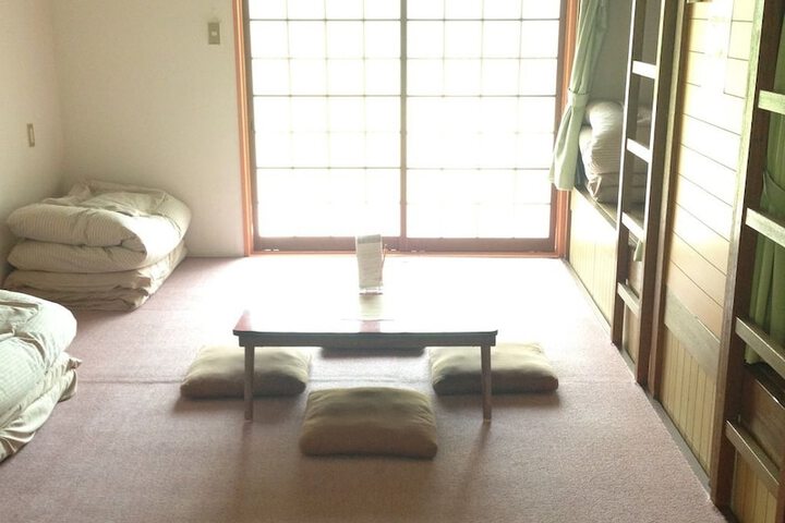 Room 4 of 37