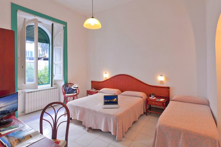 Room 4 of 58