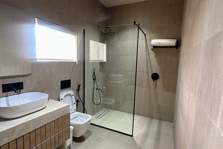 Room 9 of 22