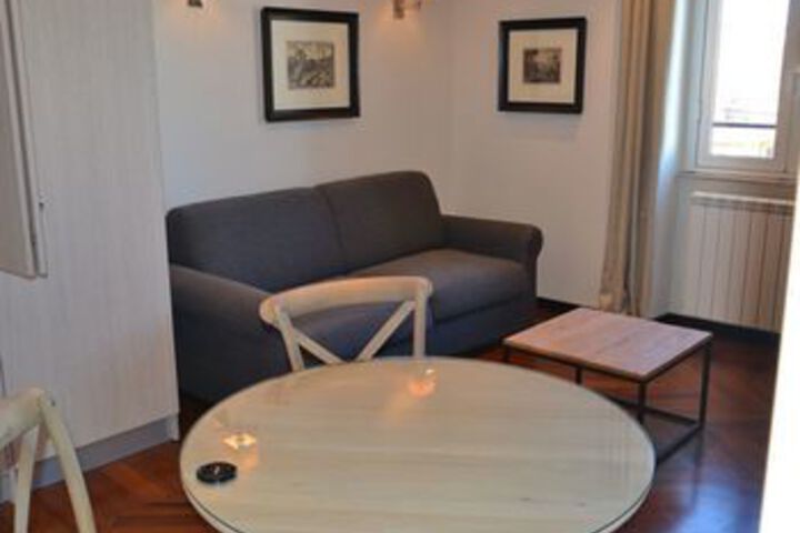 Room 6 of 15