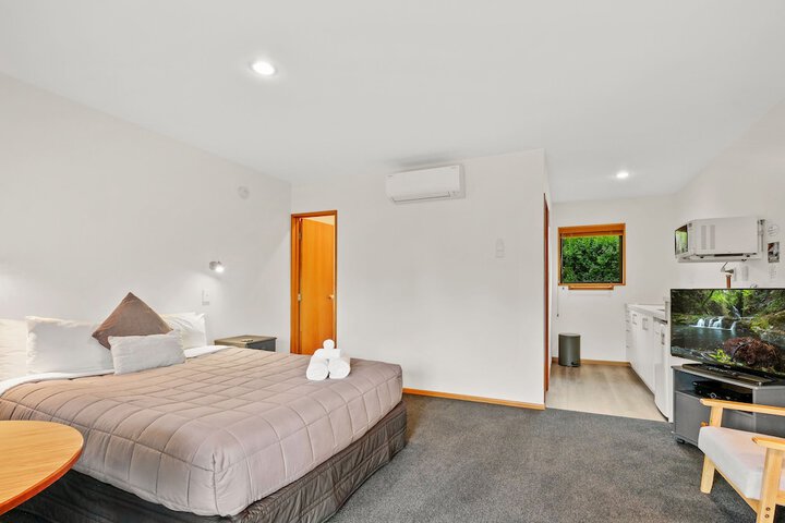 Room 10 of 46