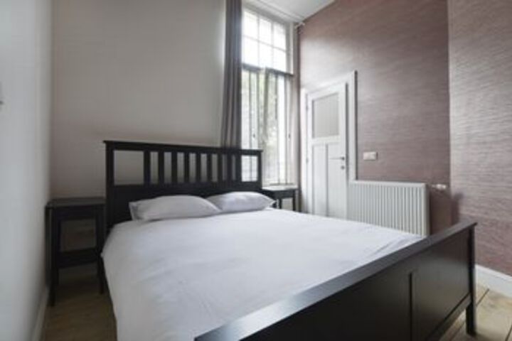 Room 53 of 168