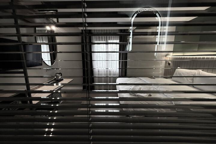 Room 46 of 222