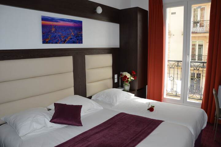 Room 2 of 34