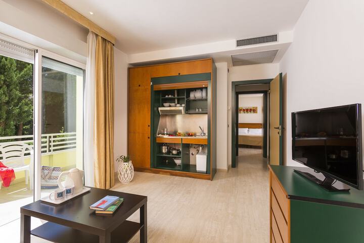 Private kitchenette