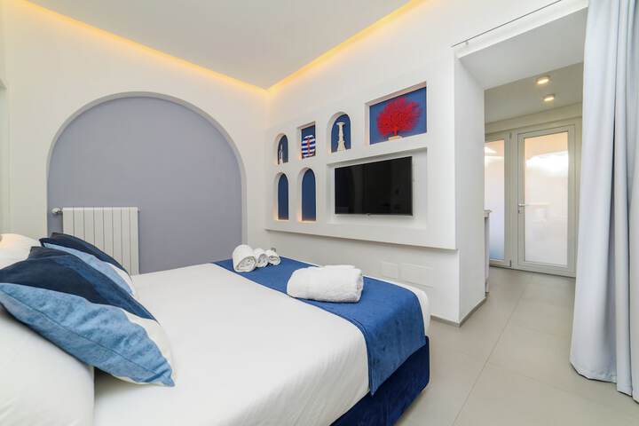 Room 5 of 33