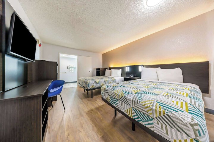 Double Accessible 2 Double Beds (4 of 5)