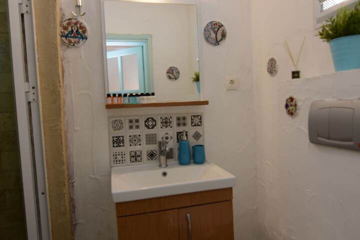 Room 42 of 54