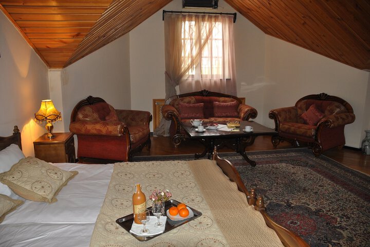 Room 6 of 31
