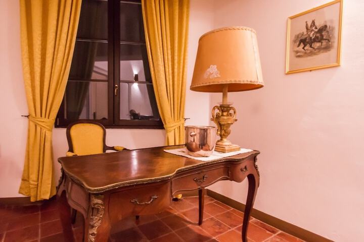 Room 9 of 62
