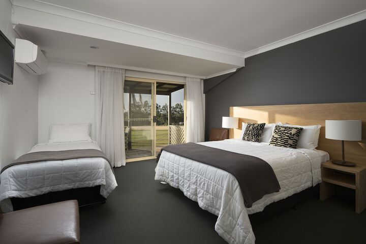 Room 4 of 39