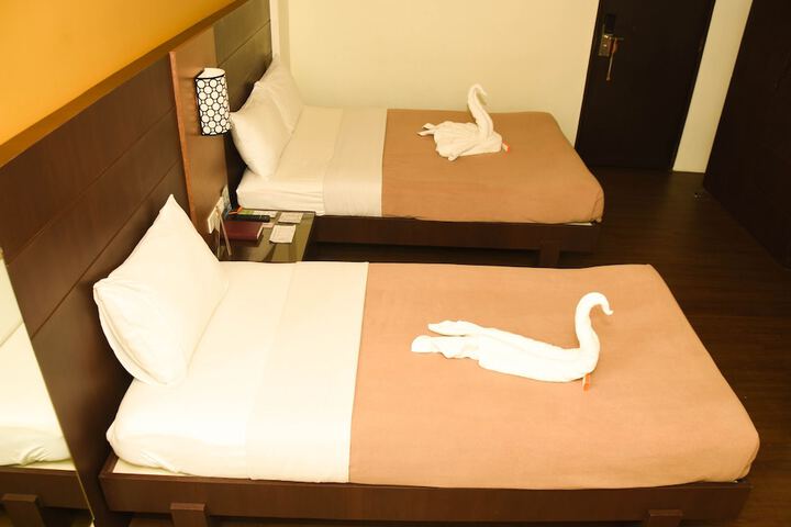 Room 11 of 42