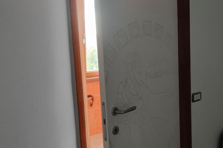 Room 13 of 34