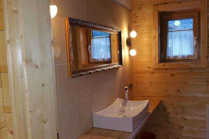 Room 14 of 24