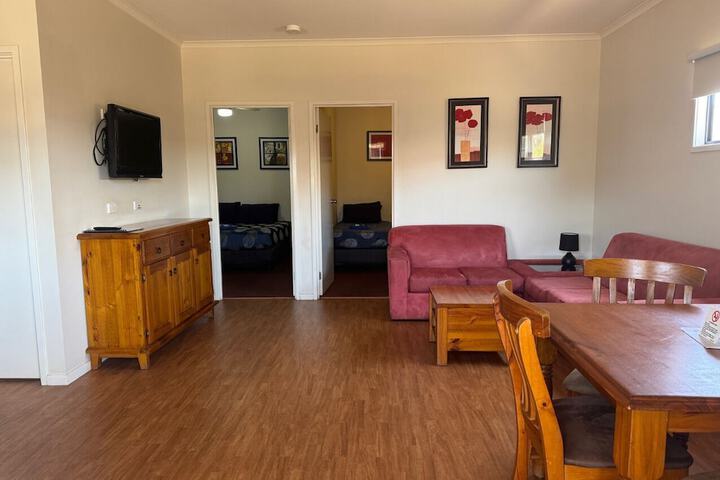 Room 27 of 68
