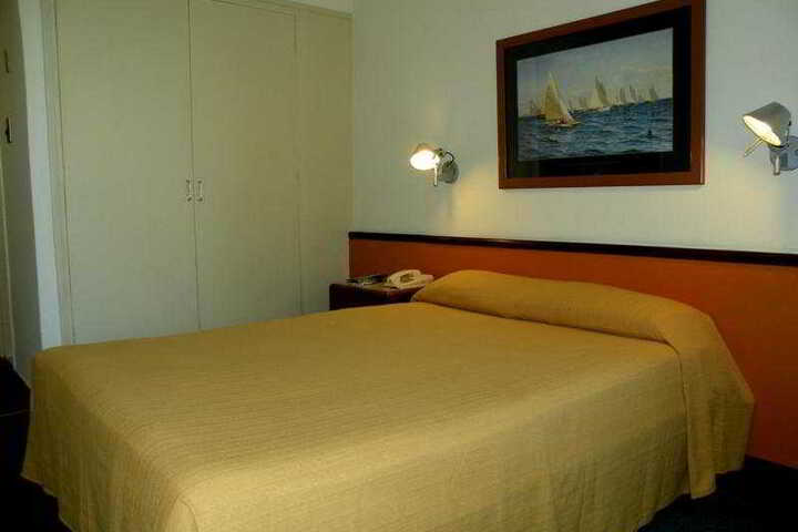 Room 7 of 8