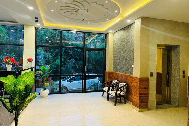 Hotel Interior 6 of 25