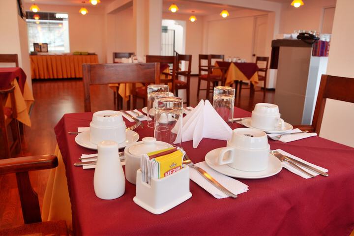 Breakfast area