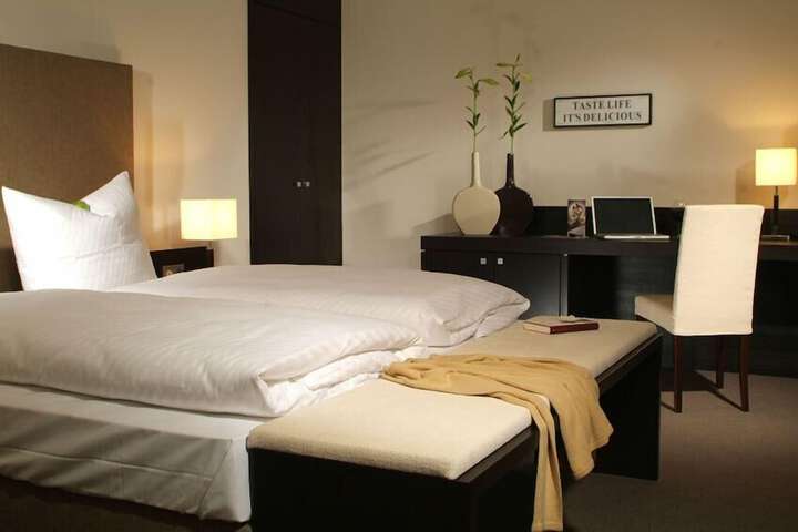 Room 8 of 41