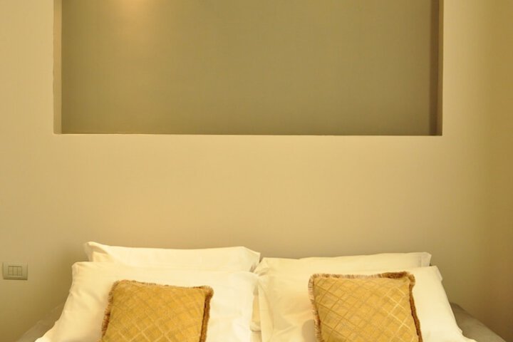 Room 32 of 72
