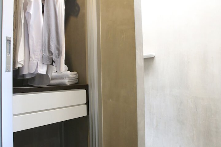 Room 8 of 28