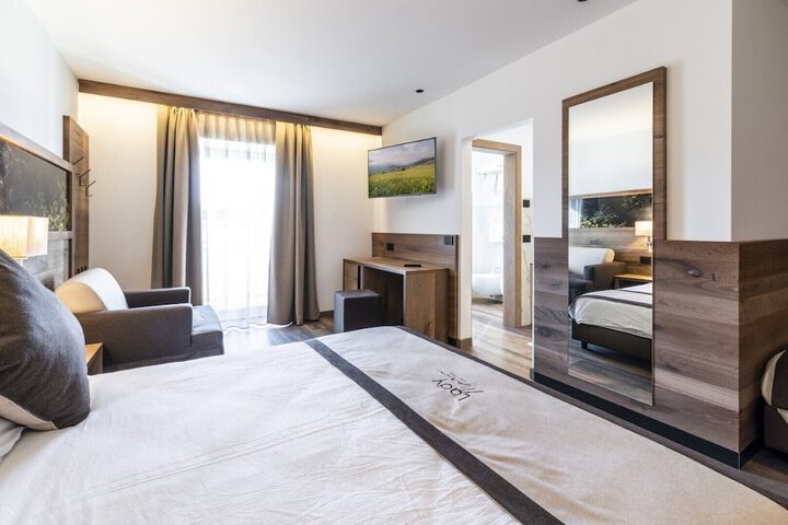 Room 10 of 65