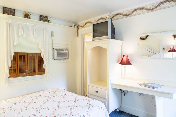 Room 89 of 136