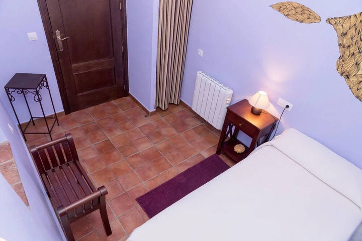 Room 6 of 14
