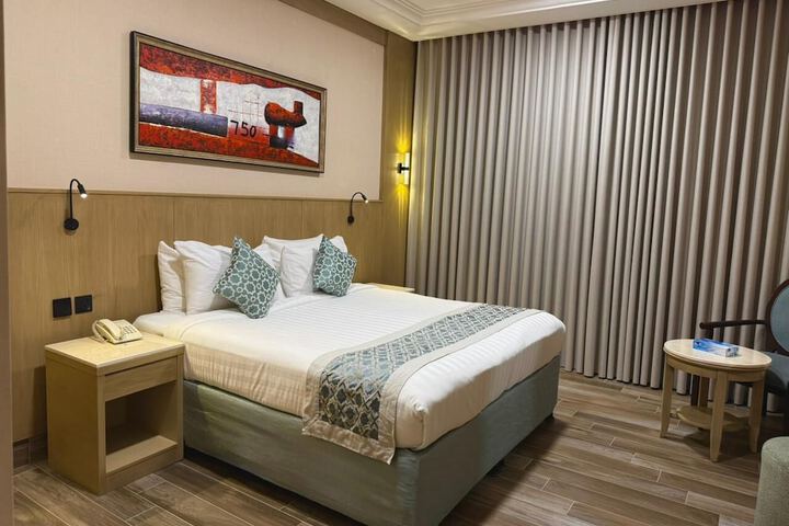 Room 49 of 181