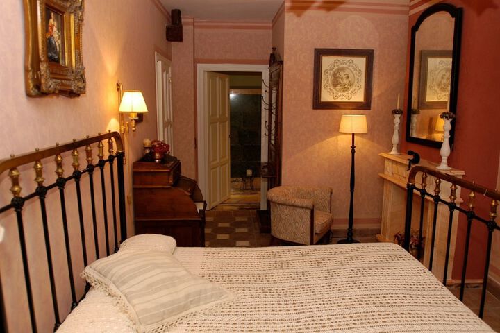 Room 7 of 25