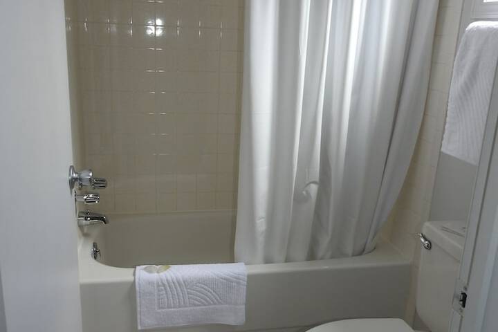 Room 30 of 46