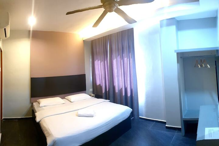Room 11 of 35