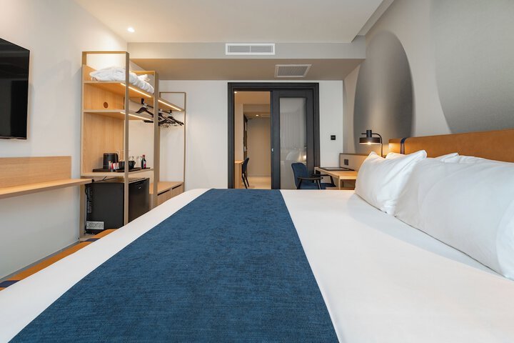 Room 25 of 119