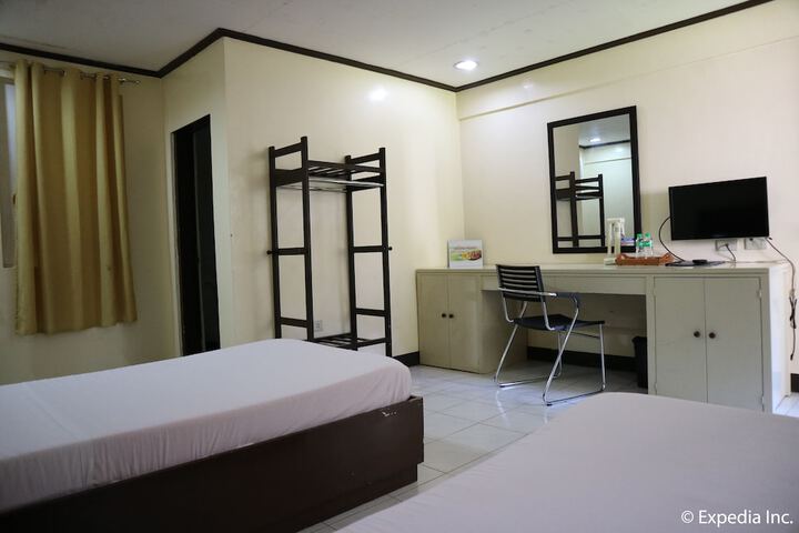 Room 3 of 43