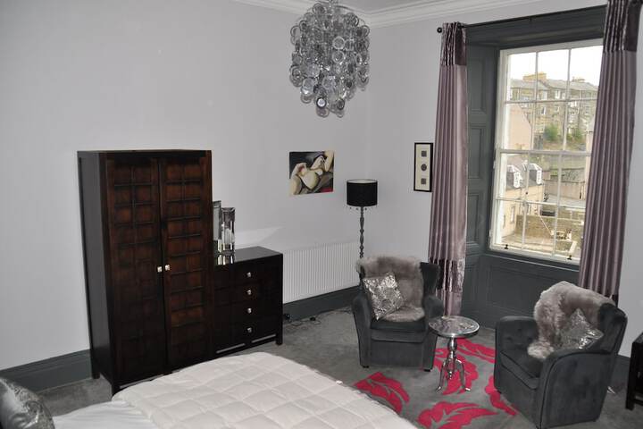 Room 18 of 66