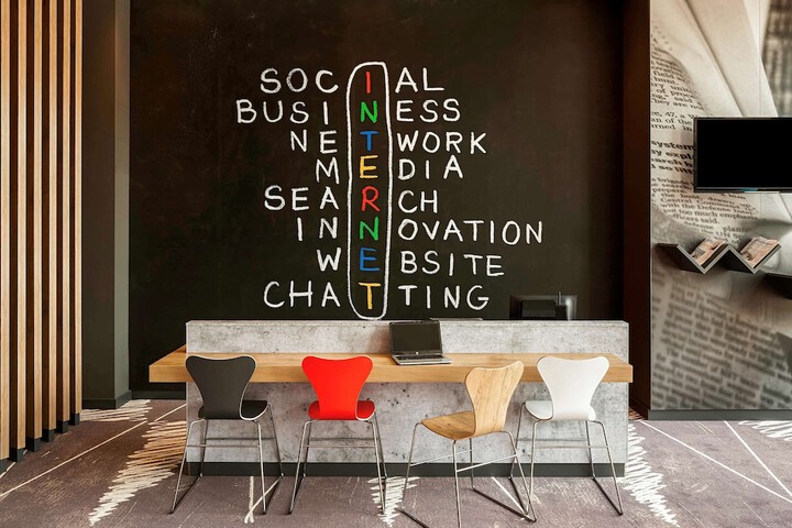 Guest Lobby