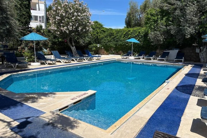 Hotel Pool