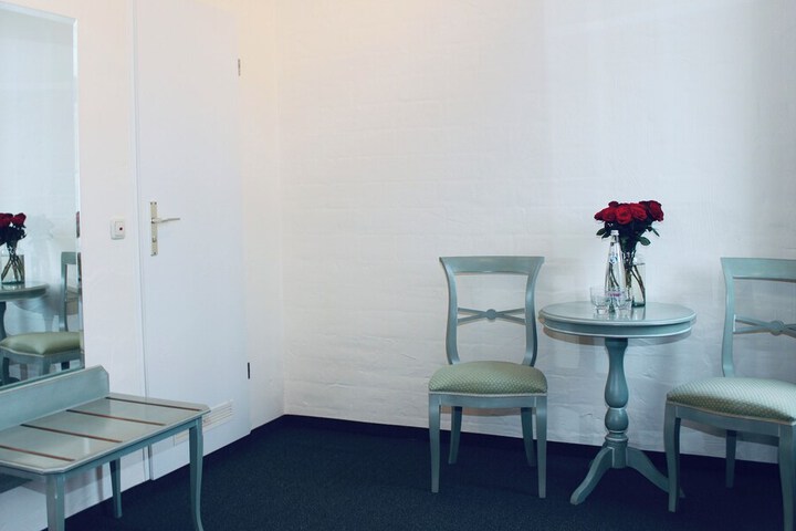 Room 2 of 21