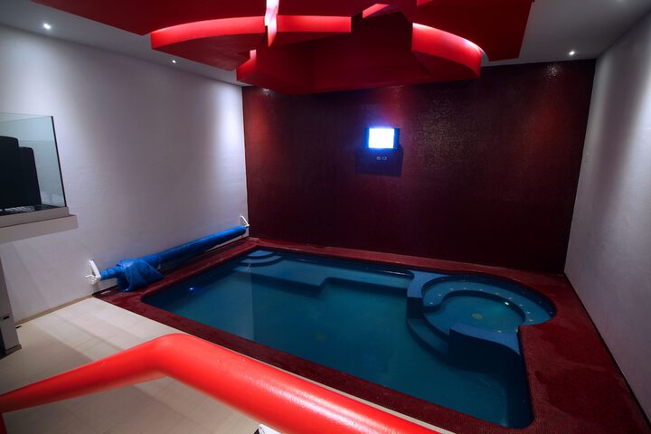 Pool 31 of 42